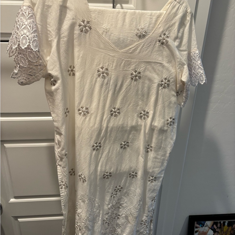 Cream Embroidered Lace Sleeve Tunic Dress